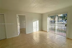 4721 NW 7th St, Miami, FL 33126 - Photo 9