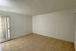 4721 NW 7th St, Miami, FL 33126 - Photo 7