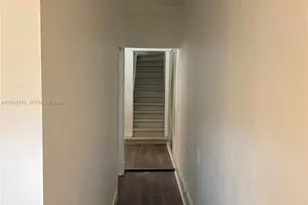 1545 NW 1st St, Miami, FL 33125 - Photo 5