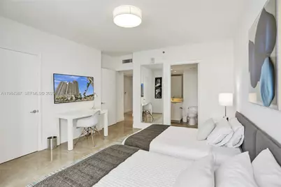 400 Alton Rd #911, Miami Beach, FL 33139 - Photo 31