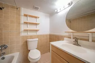 9220 Fontainebleau Blvd, Miami, FL 33172 - Photo 19