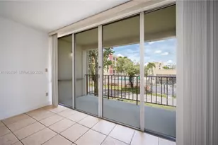9220 Fontainebleau Blvd, Miami, FL 33172 - Photo 3