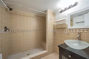9220 Fontainebleau Blvd, Miami, FL 33172 - Photo 21