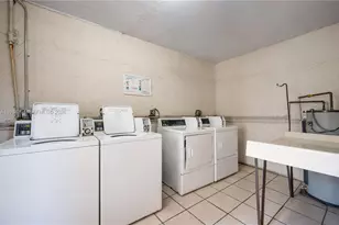9220 Fontainebleau Blvd, Miami, FL 33172 - Photo 25