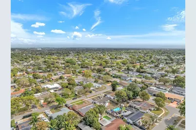 410 SW 71st Ave, Pembroke Pines, FL 33023 - Photo 5