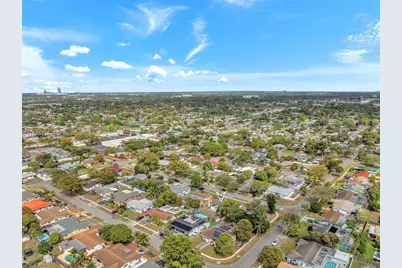 410 SW 71st Ave, Pembroke Pines, FL 33023 - Photo 7