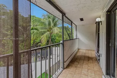 16424 NE 26th Ave #4, North Miami Beach, FL 33160 - Photo 27