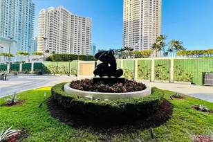 540 Brickell Key Dr, Miami, FL 33131 - Photo 29