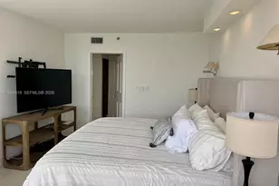 1000 Island Blvd, Aventura, FL 33160 - Photo 13