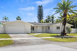 11807 SW 112th Ave, Miami, FL 33176 - Photo 5