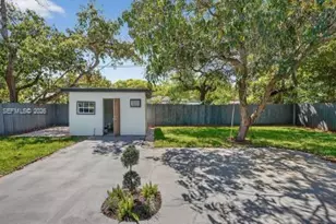 1010 NE 138th St, North Miami, FL 33161 - Photo 19