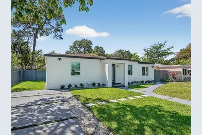 1010 NE 138th St, North Miami, FL 33161 - Photo 3