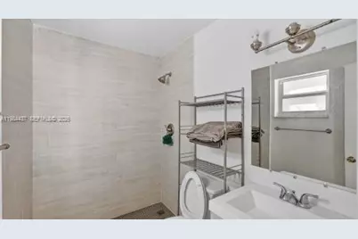 1010 NE 138th St, North Miami, FL 33161 - Photo 15