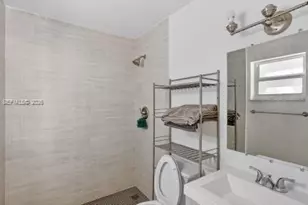 1010 NE 138th St, North Miami, FL 33161 - Photo 15