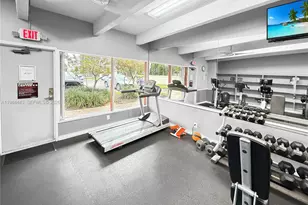 3301 N Country Club Dr, Aventura, FL 33180 - Photo 25