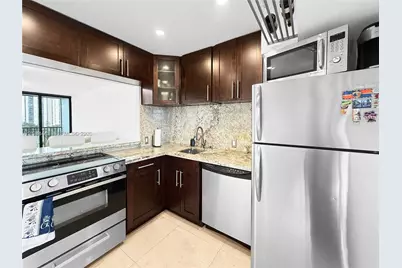 3301 N Country Club Dr #804, Aventura, FL 33180 - Photo 7