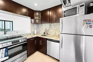 3301 N Country Club Dr, Aventura, FL 33180 - Photo 7