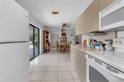 19200 SW 218th St, Miami, FL 33170 - Photo 11