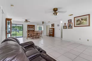 19200 SW 218th St, Miami, FL 33170 - Photo 9