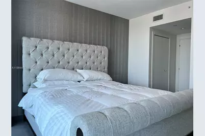 200 Biscayne Boulevard Way #3610, Miami, FL 33131 - Photo 15