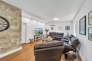 213 W 20th St, Hialeah, FL 33010 - Photo 9