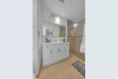 213 W 20th St, Hialeah, FL 33010 - Photo 13