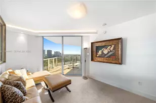 17301 Biscayne Blvd, North Miami Beach, FL 33160 - Photo 15