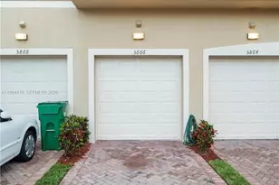 5866 Hampton Hills Blvd, Tamarac, FL 33321 - Photo 11