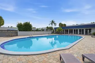 210 NW 87th Ave, Miami, FL 33172 - Photo 21