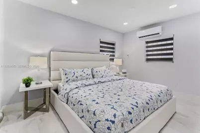 980 W 45th Pl Whole House, Hialeah, FL 33012 - Photo 11