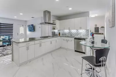 980 W 45th Pl Whole House, Hialeah, FL 33012 - Photo 5