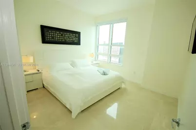 950 Brickell Bay Dr #4708, Miami, FL 33131 - Photo 9