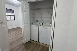11601 NW 89th St, Doral, FL 33178 - Photo 17