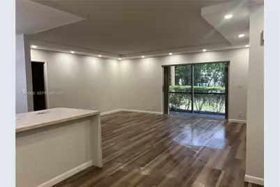 3001 N Oakland Forest Dr #104, Oakland Park, FL 33309 - Photo 5