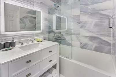 980 W 45th Pl #2, Hialeah, FL 33012 - Photo 7