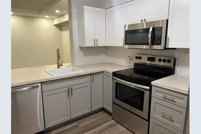 3001 N Oakland Forest Dr #104, Oakland Park, FL 33309 - Photo 3