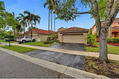 930 W Bluewood Ter, Weston, FL 33327 - Photo 3