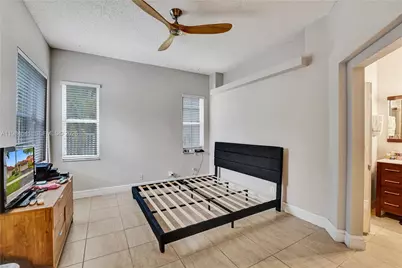 930 W Bluewood Ter, Weston, FL 33327 - Photo 19