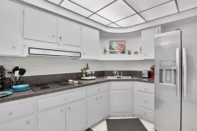 3233 NE 34th St #1207, Fort Lauderdale, FL 33308 - Photo 17