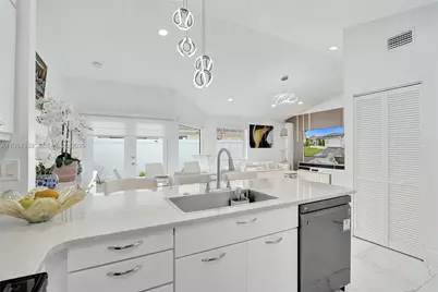 11761 NW 12th St, Pembroke Pines, FL 33026 - Photo 17