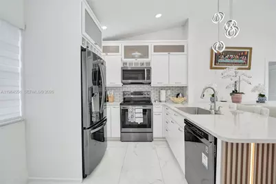 11761 NW 12th St, Pembroke Pines, FL 33026 - Photo 15