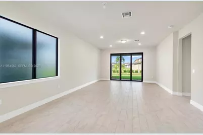 8185 Tailshot Ct, Lake Worth, FL 33467 - Photo 11