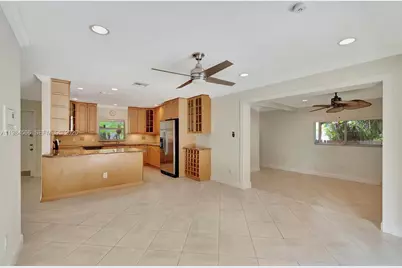 11 Forest Hills Ln, Boca Raton, FL 33431 - Photo 9