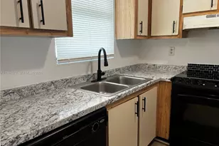 6001 Shaker Wood Cir, Tamarac, FL 33319 - Photo 3