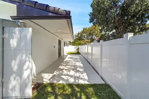 10 NW 100th St, Miami Shores, FL 33150 - Photo 27