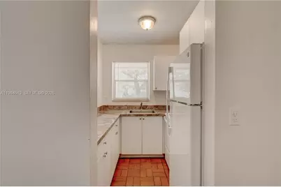 856 SW 10th St #2, Hallandale Beach, FL 33009 - Photo 9