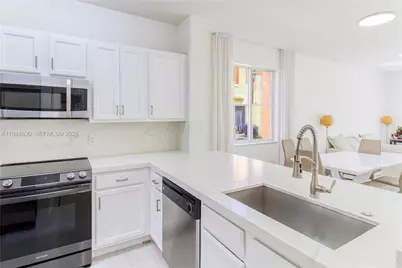 8920 SW 18th St, Miramar, FL 33025 - Photo 13