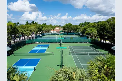 903 NW 167th Ave, Pembroke Pines, FL 33028 - Photo 77