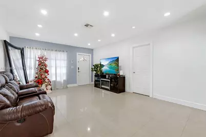 1820 N 27th Ave, Hollywood, FL 33020 - Photo 11
