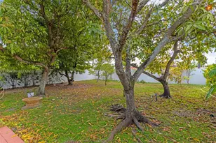 9224 Grand Canal Dr, Miami, FL 33174 - Photo 31